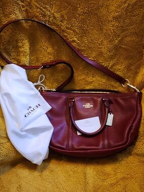 Coach Interlocking G Shoulder Bag  F180 NWOT Original Dust Bag